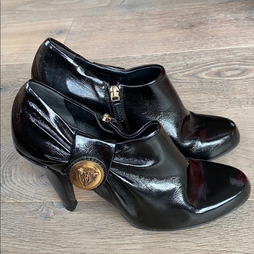 Gucci patent leather zip heels